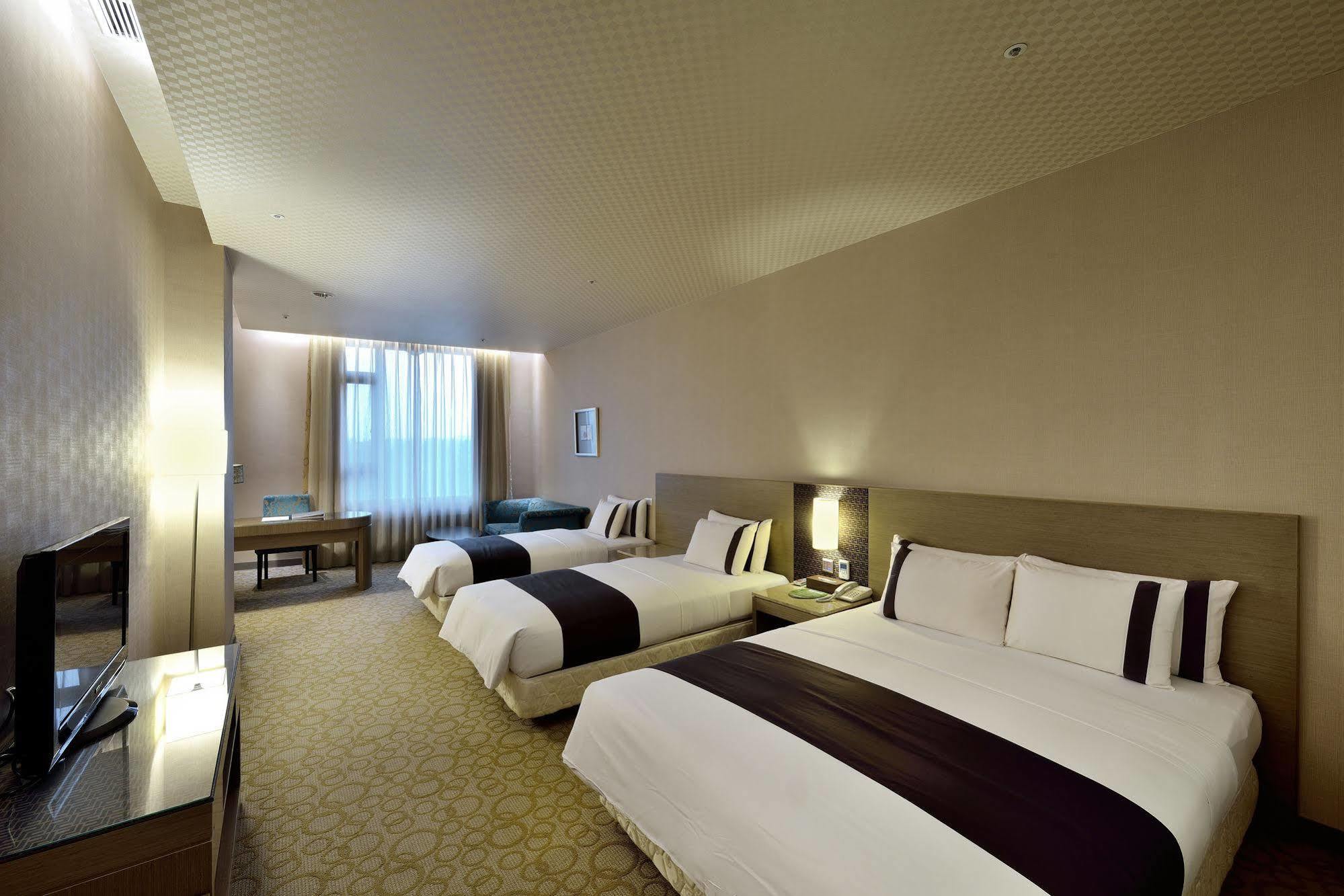 Shinkansen Grand Hotel Taichung Exterior foto