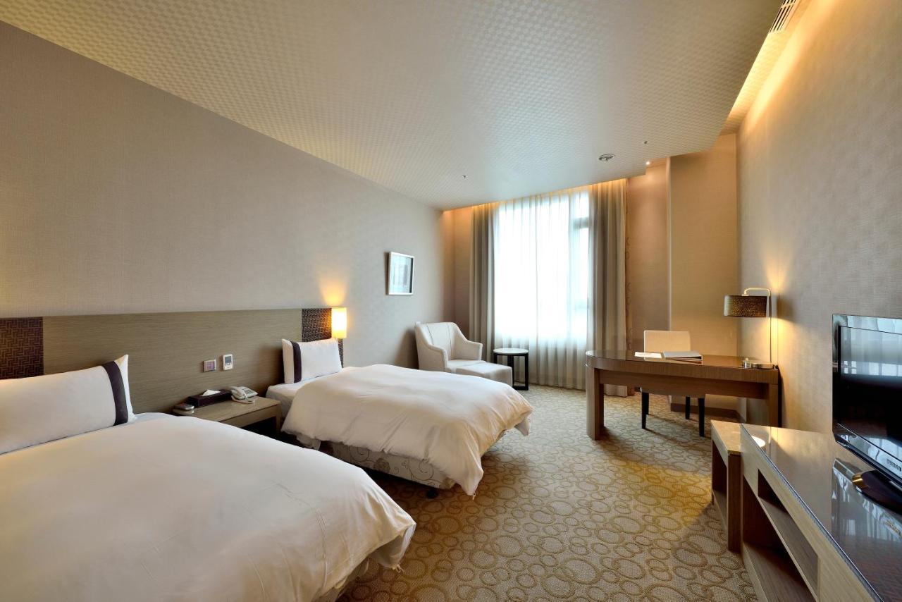 Shinkansen Grand Hotel Taichung Exterior foto